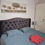 Mirela's Golden Luxury Daire *