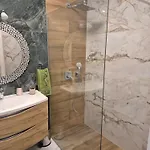 Mirela's Golden Luxury Daire *