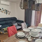 Mirela's Golden Luxury *