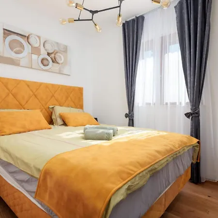 דירה Mirela's Golden Luxury ספליט