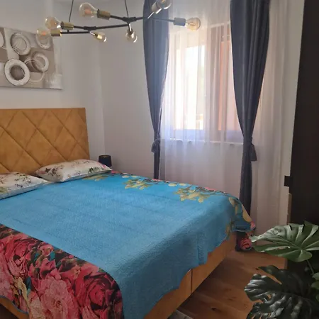 Apartment Mirela's Golden Luxury *