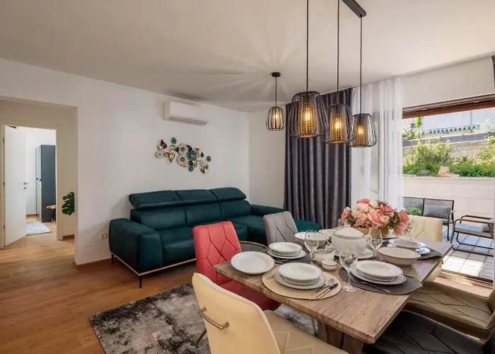 Mirela's Golden Luxury Apartament Split