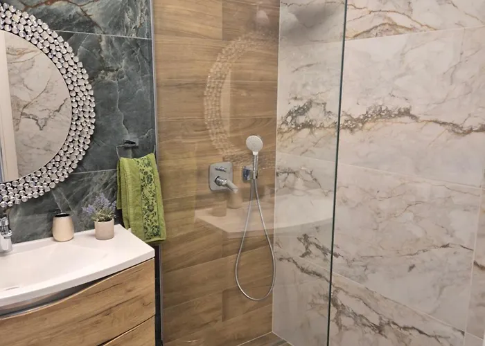 Mirela's Golden Luxury Apartament *
